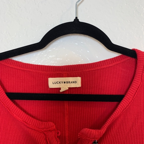 Lucky Brand Waffle Knit Henley Size Small Jester Red Cable Knit Sweater Sleeve - Picture 3 of 14